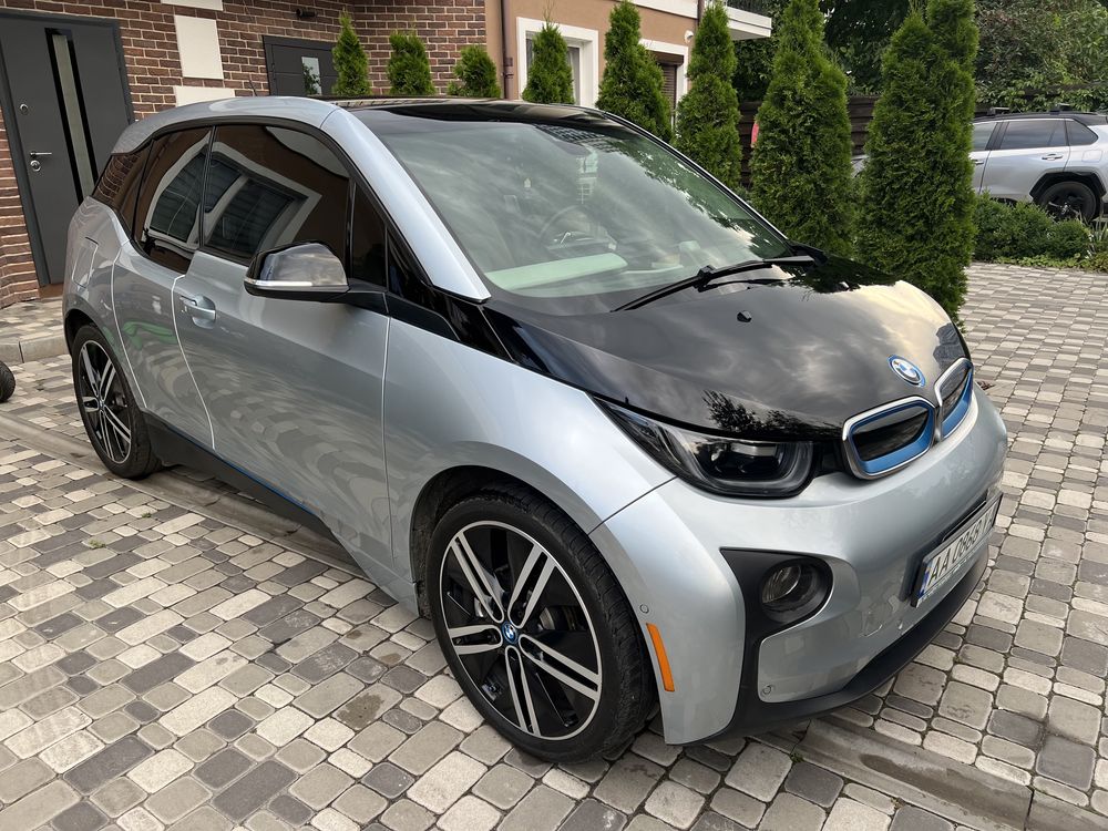 BMW I3 в повній комплектації