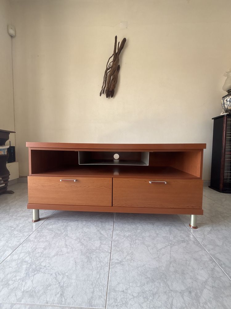 Consola tv em bom estado