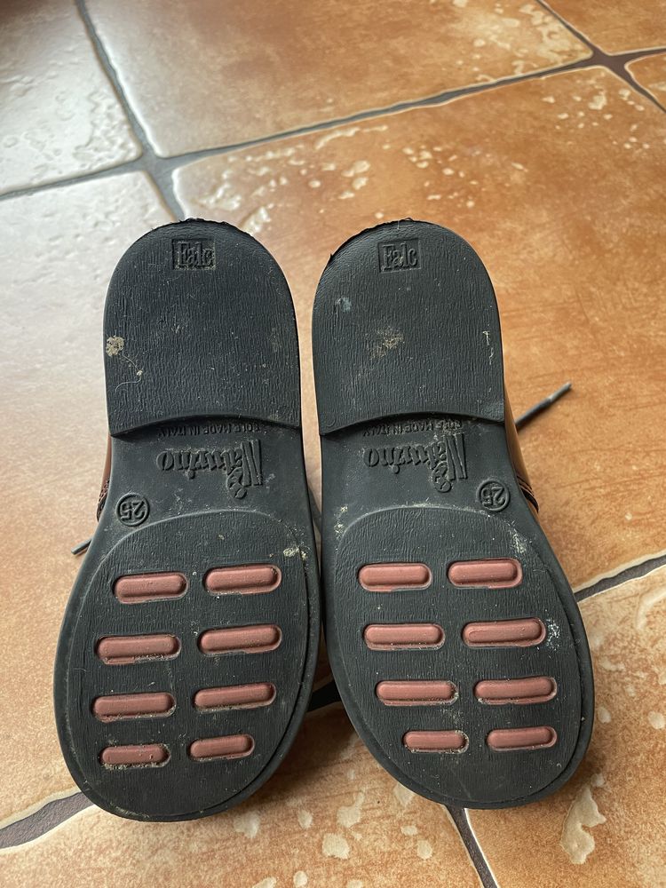 Botki nuaturino, 25