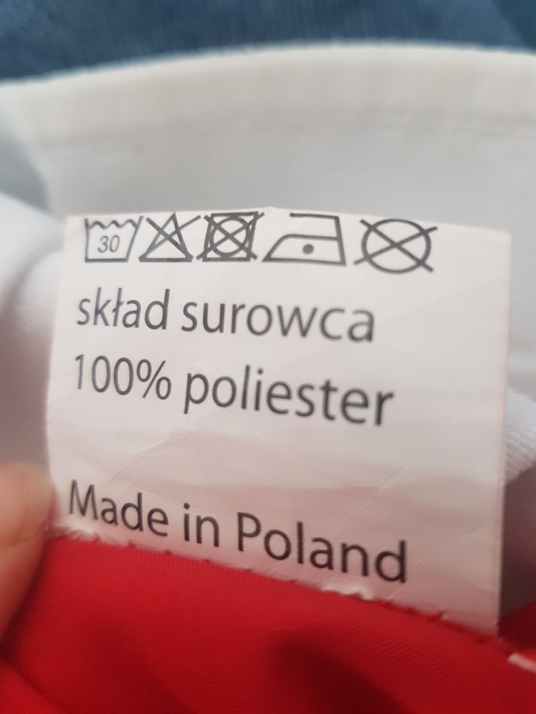 Czerwona sukienka z falbankami