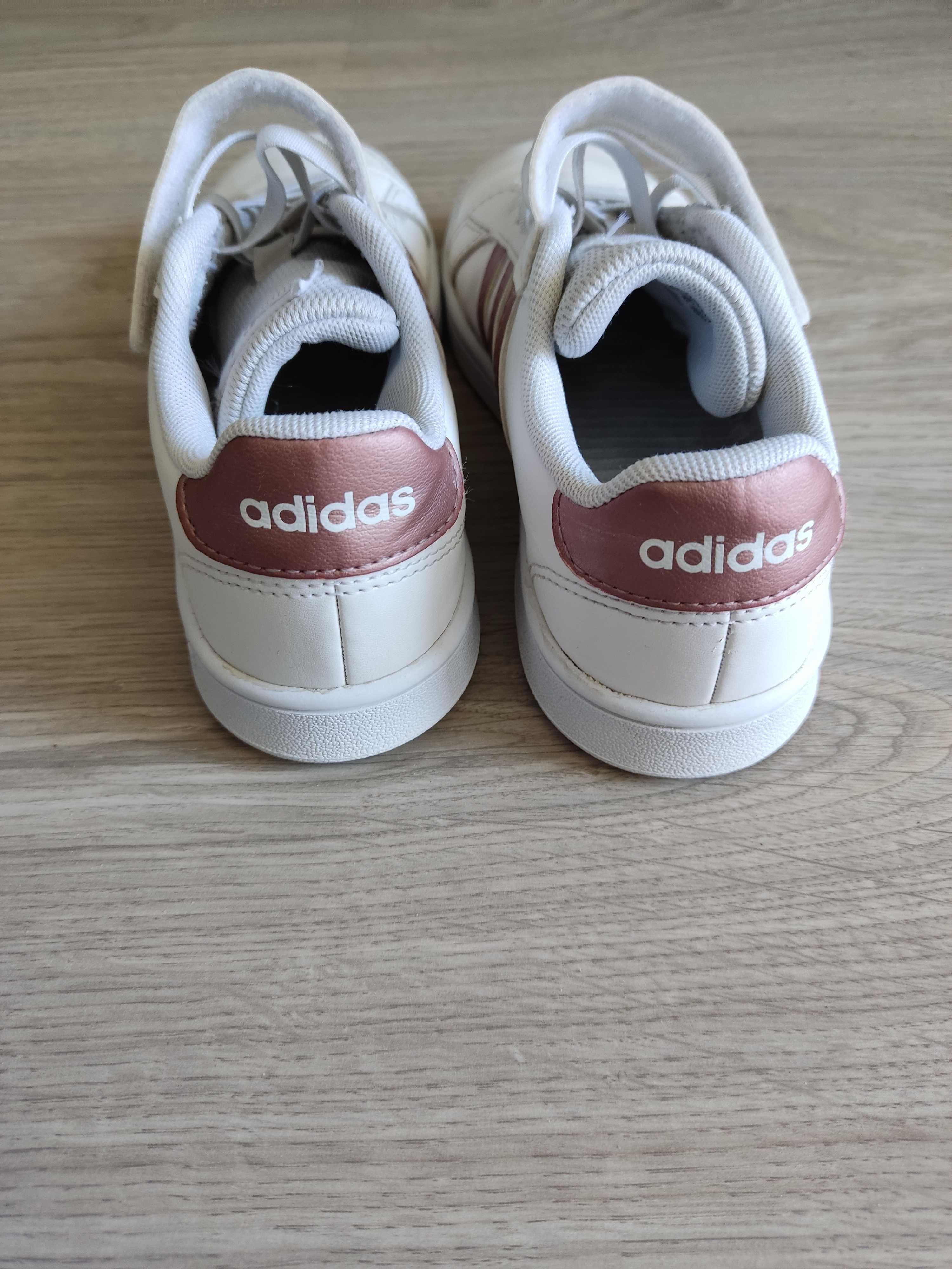 Buty Adidas dziewczęce 30r