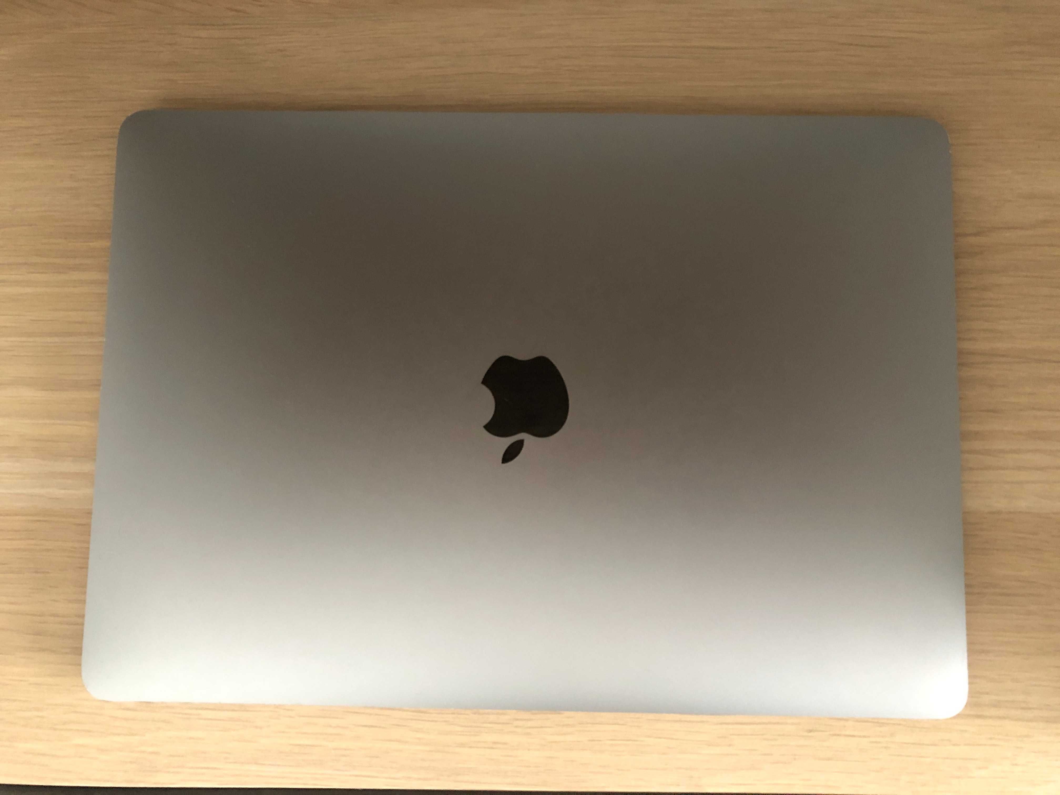 Macbook Pro 13" 2017 (problema de bateria e ecrã)