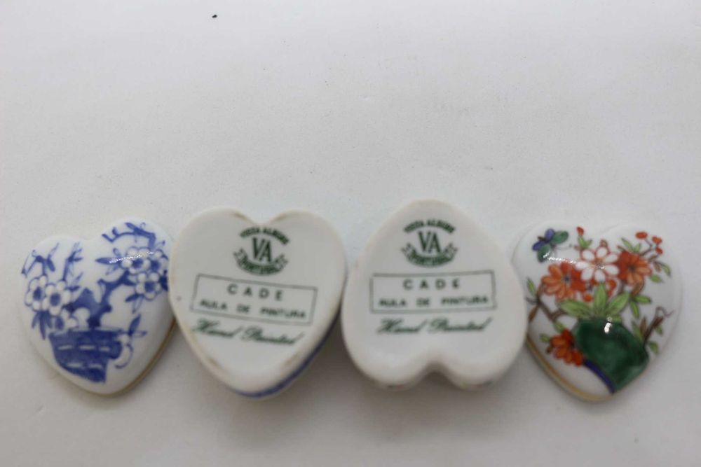 Caixa Coração em Miniatura Vista Alegre 1980 Pintadas Mão