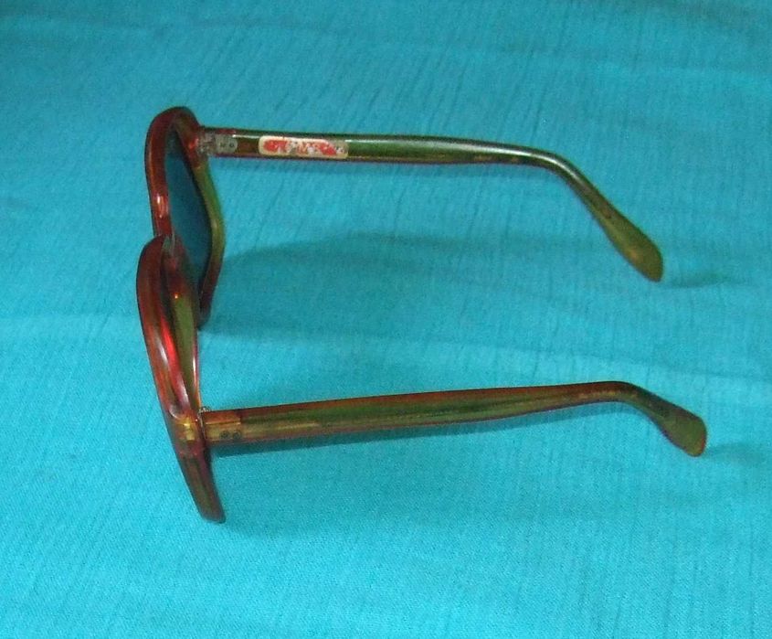 Очки из 70-х, Франция