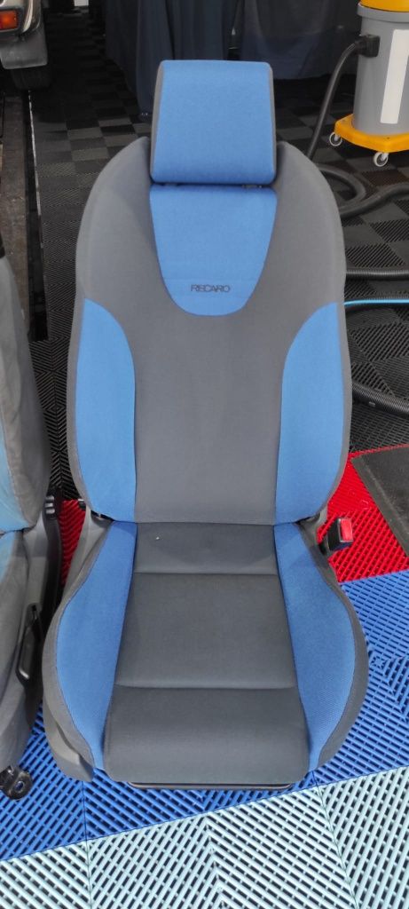 Bancos Recaro Ford