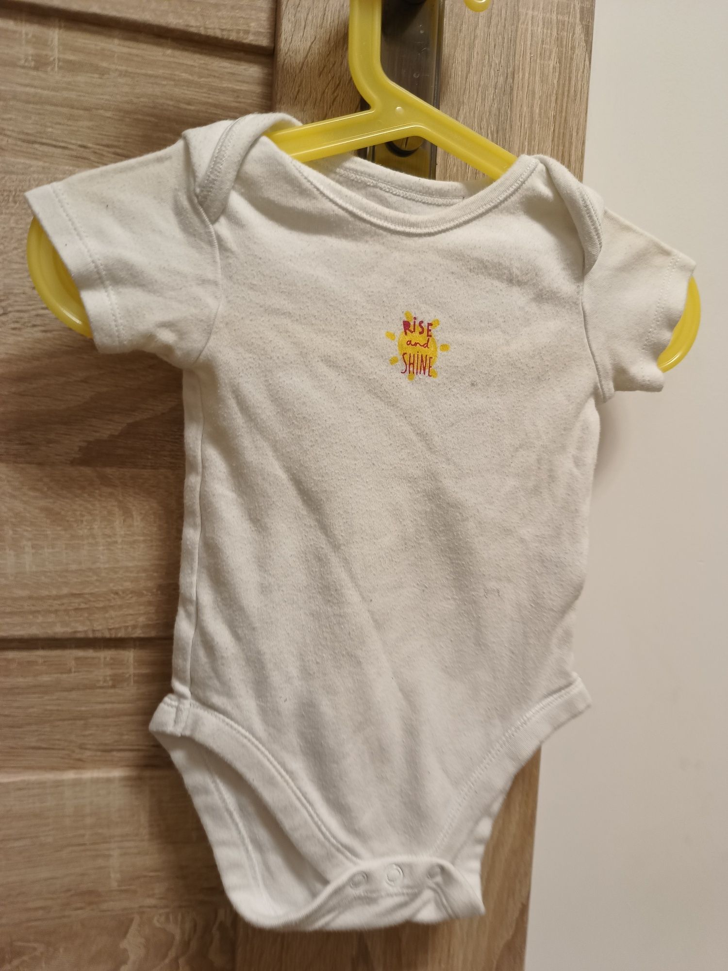 Paka ubranek dla małej dziewczynki 6-9 miesięcy 74cm body spodnie