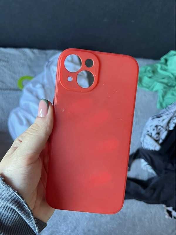 Czerwony case iPhone 13