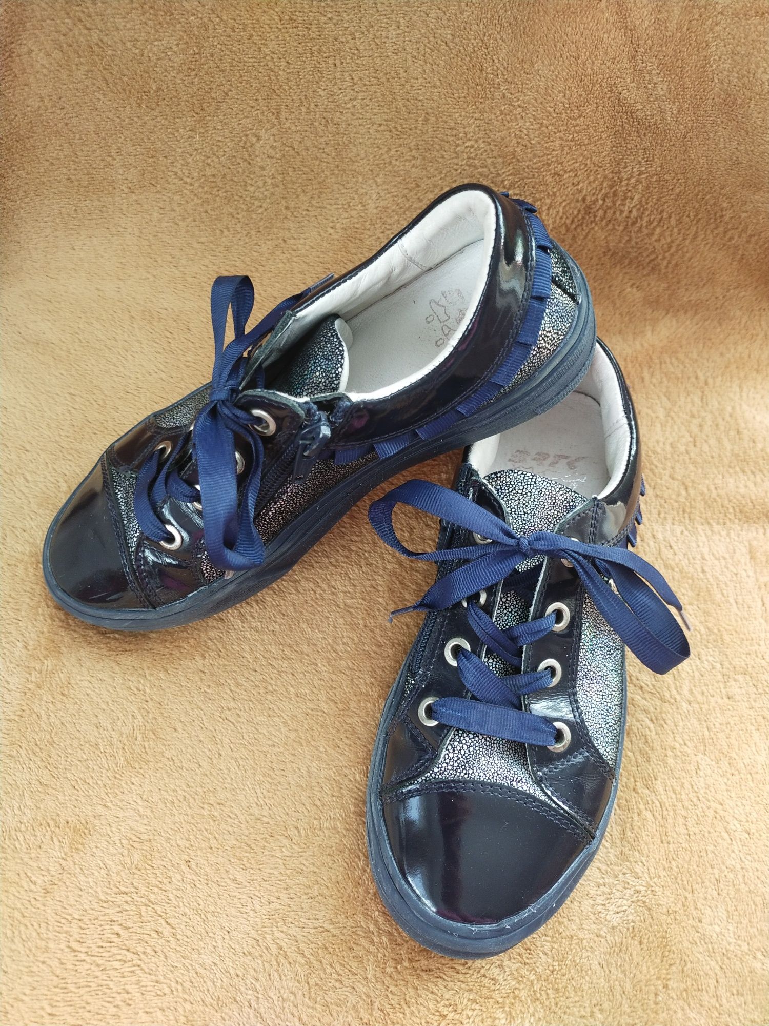 Piękne eleganckie skórzane buty Bartek rozmiar 35