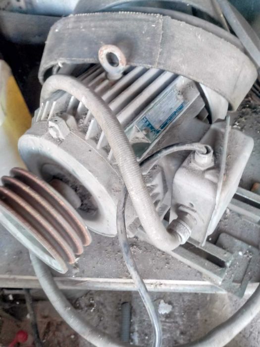 Sprzedam Kompresor ingersoll rand dwutłokowy