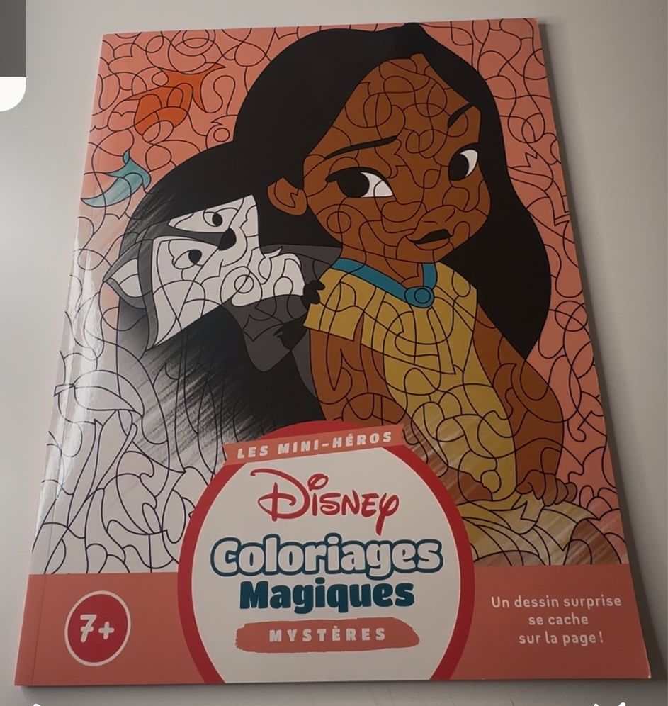 Розмальовка дитяча Disney hachette heroes