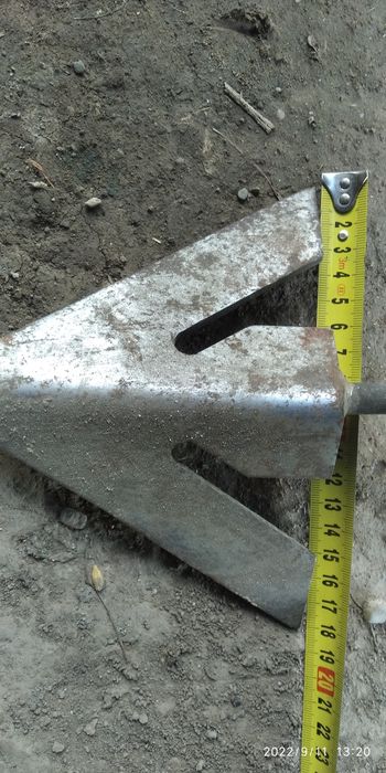 Передплужник лапа культиватора зі стійкою