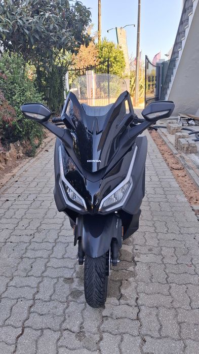 Vendo Honda Forza 350