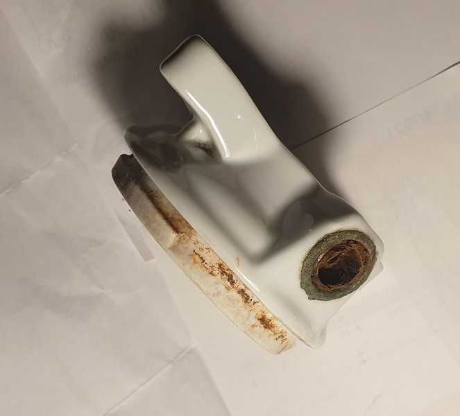 Porcelanowa oprawa lampy sufitowej