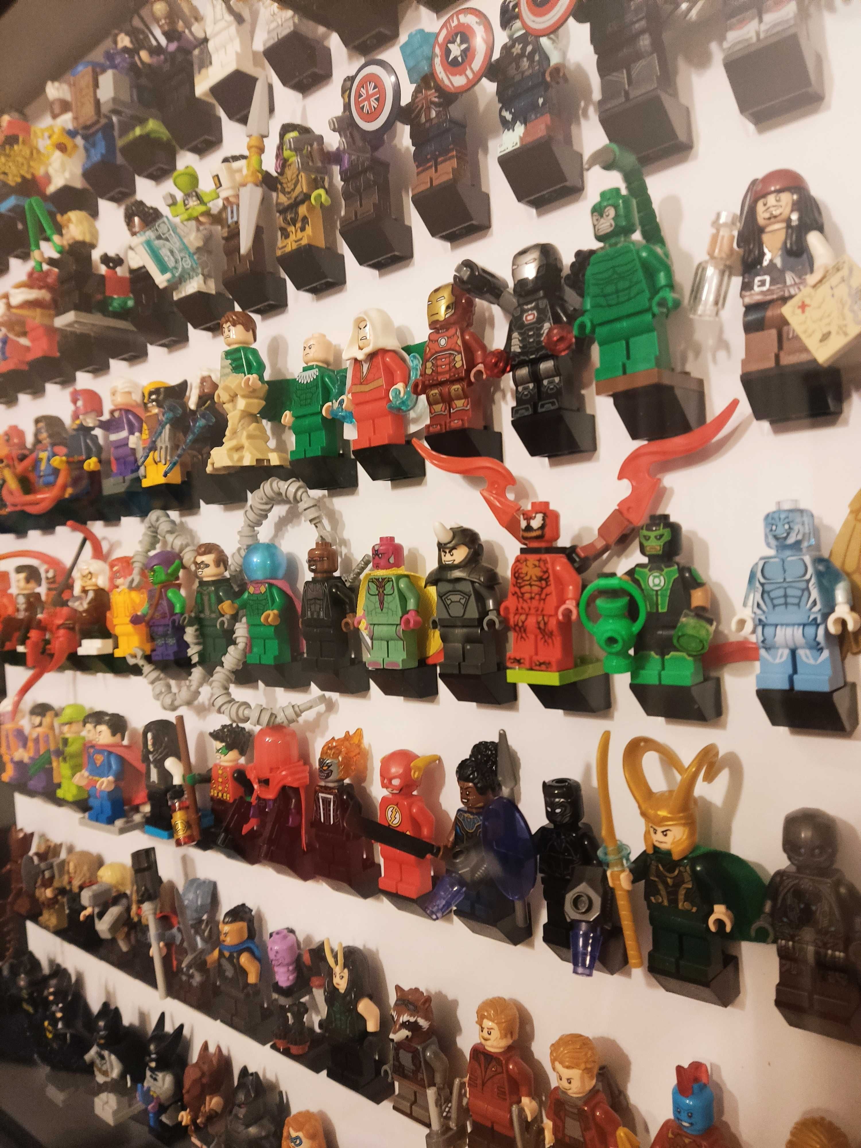 Ramka gablota LEGO: Star Wars, Marvel, DC, City, na 105 figurek