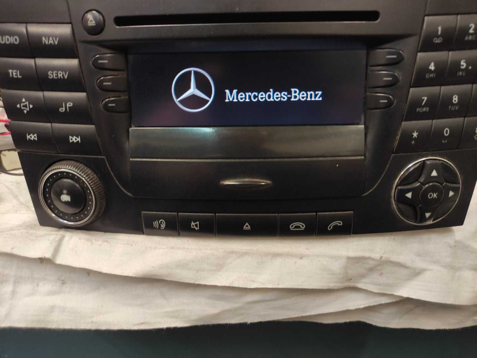 Штатная магнитола (ГУ) Mercedes-Benz W211 (A 211 820 06 79) Becker Q06