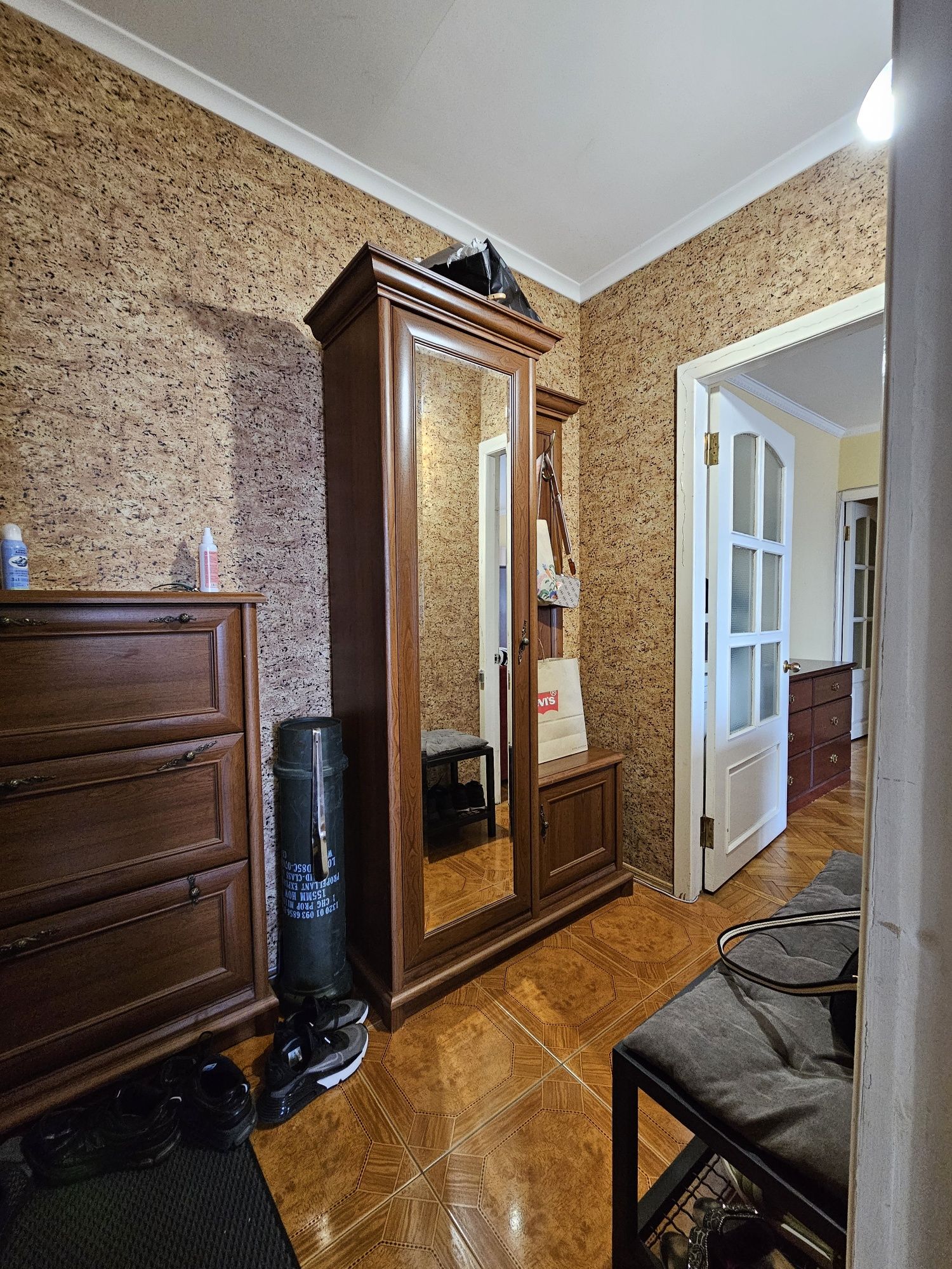 Продам 3 к кв с гаражом район Гагарина