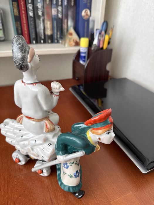 Фарфор Статуэтки Одарка та Карась Пара