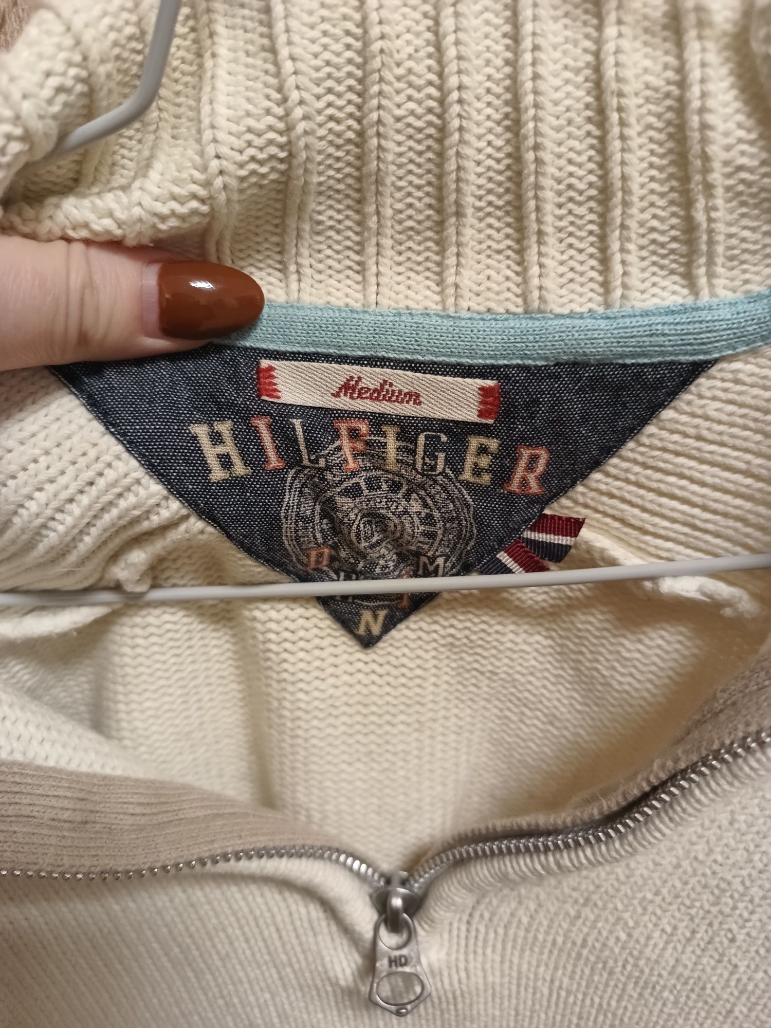 Męski sweter ze stójką marki Hilfiger Denim w rozmiarze M