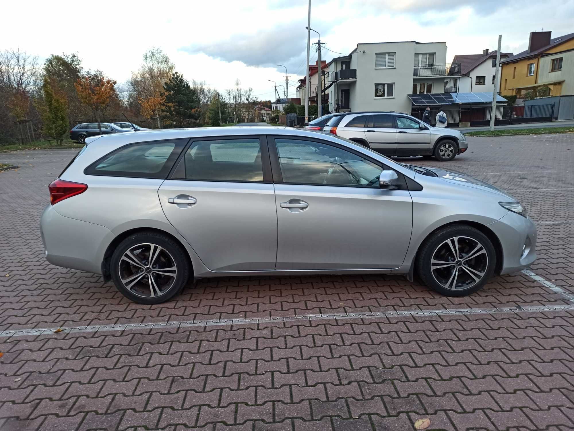 Toyota Auris 1,6 polski salon