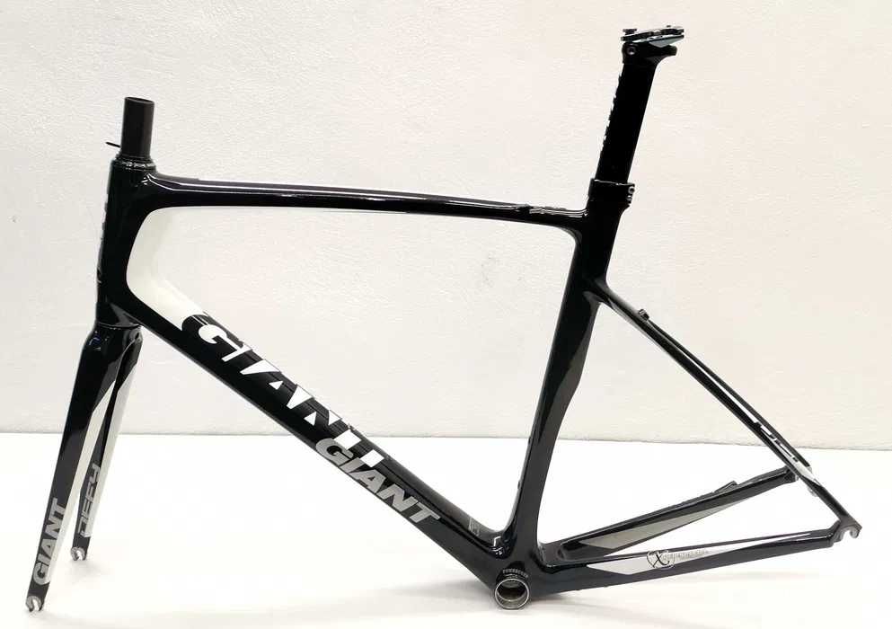 Rama szosowa GIANT DEFY ADVANCED 2 rozmiar 56