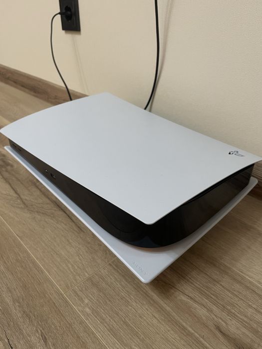 Продам PlayStation 5 (оптичний привід)