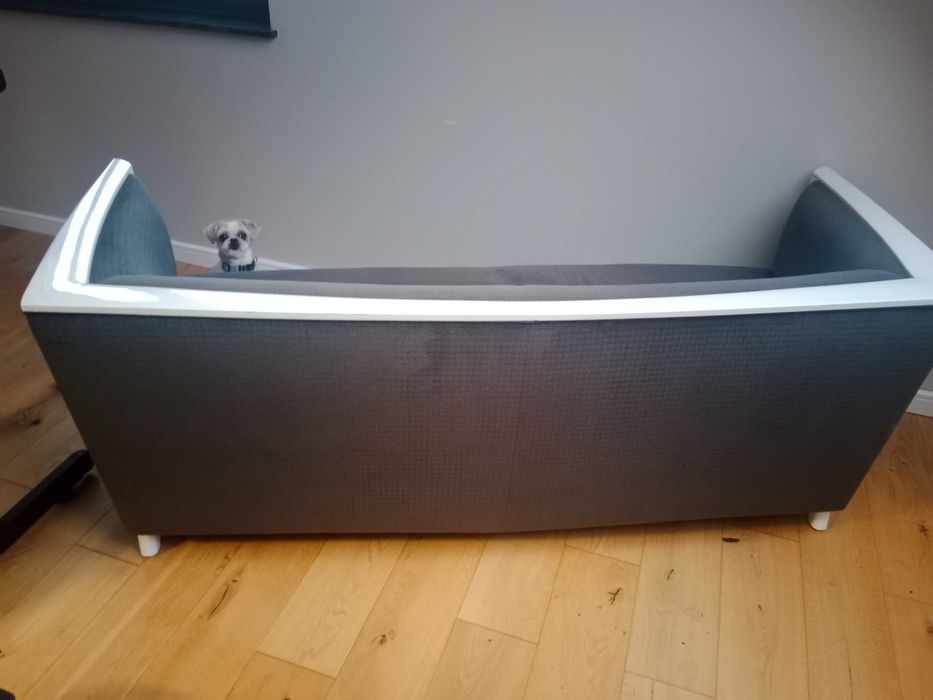 Sofa szara trzyosobowa