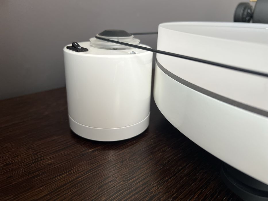 Jak nowy Gramofon Pro-Ject RPM 5 Carbon biały + ortofon MM Bronze