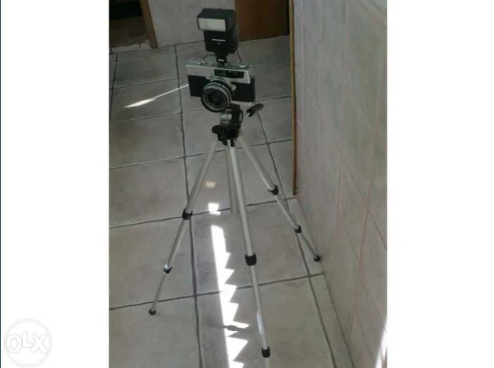 Petri 7 S + Flash Fotomatic 200 + Tripé Daiwa