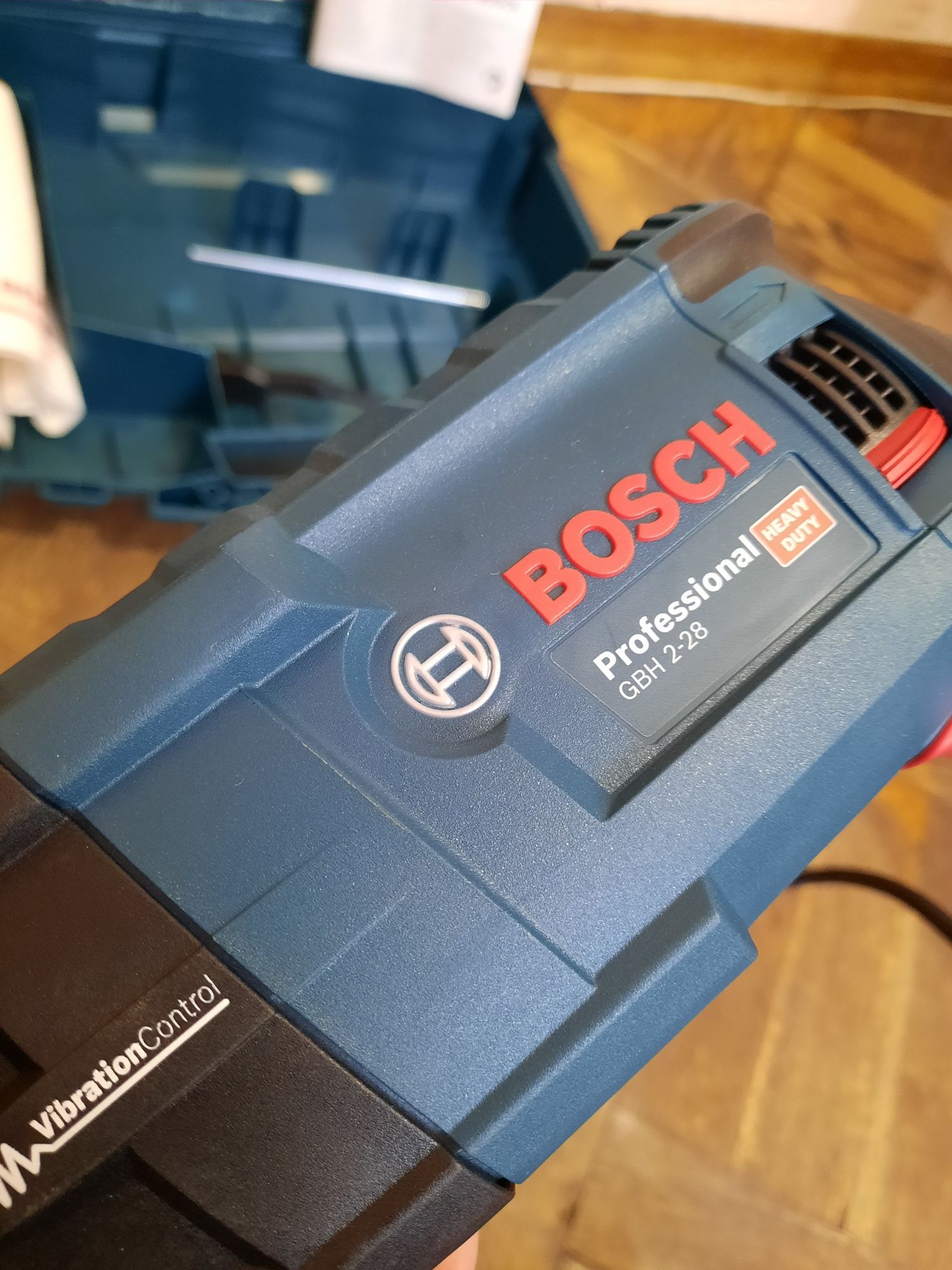 Абсолютно новий,оригінал!!Перфоратор BOSCH GBH 2-28,880вт,3.2дж
