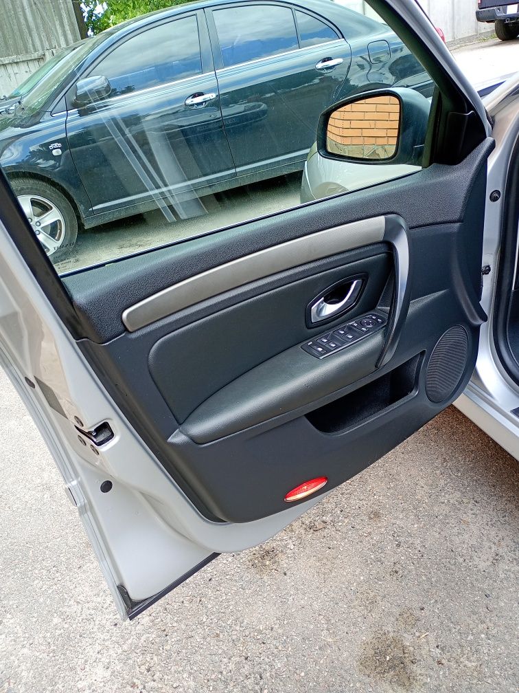 Renault Laguna3 2008