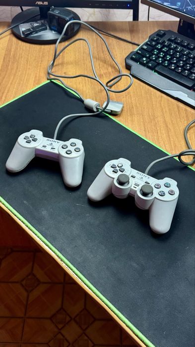 Sony PlayStation 1 (PS1) с 2 джойстиками