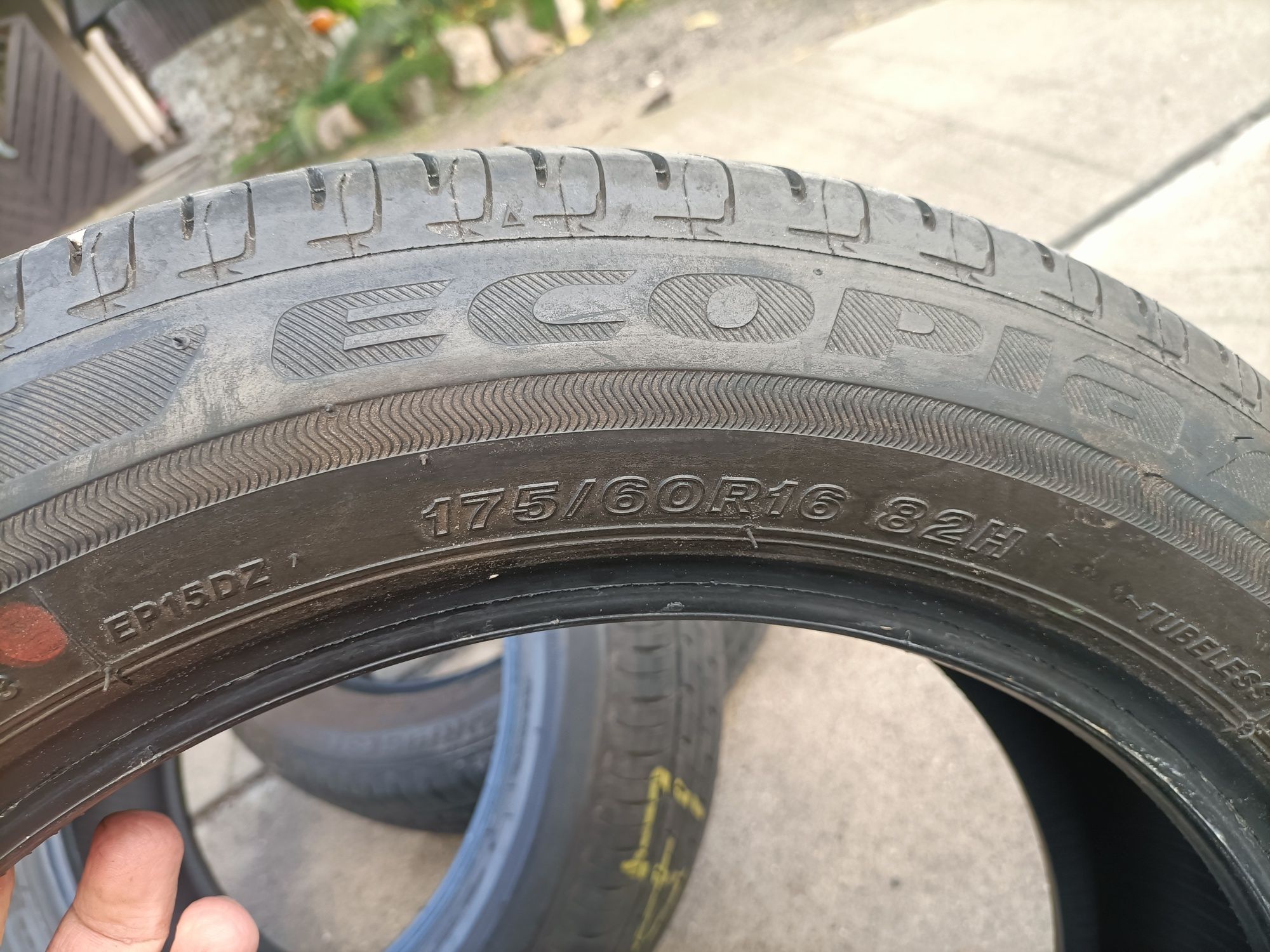 Sprzedam opony 175/60/16