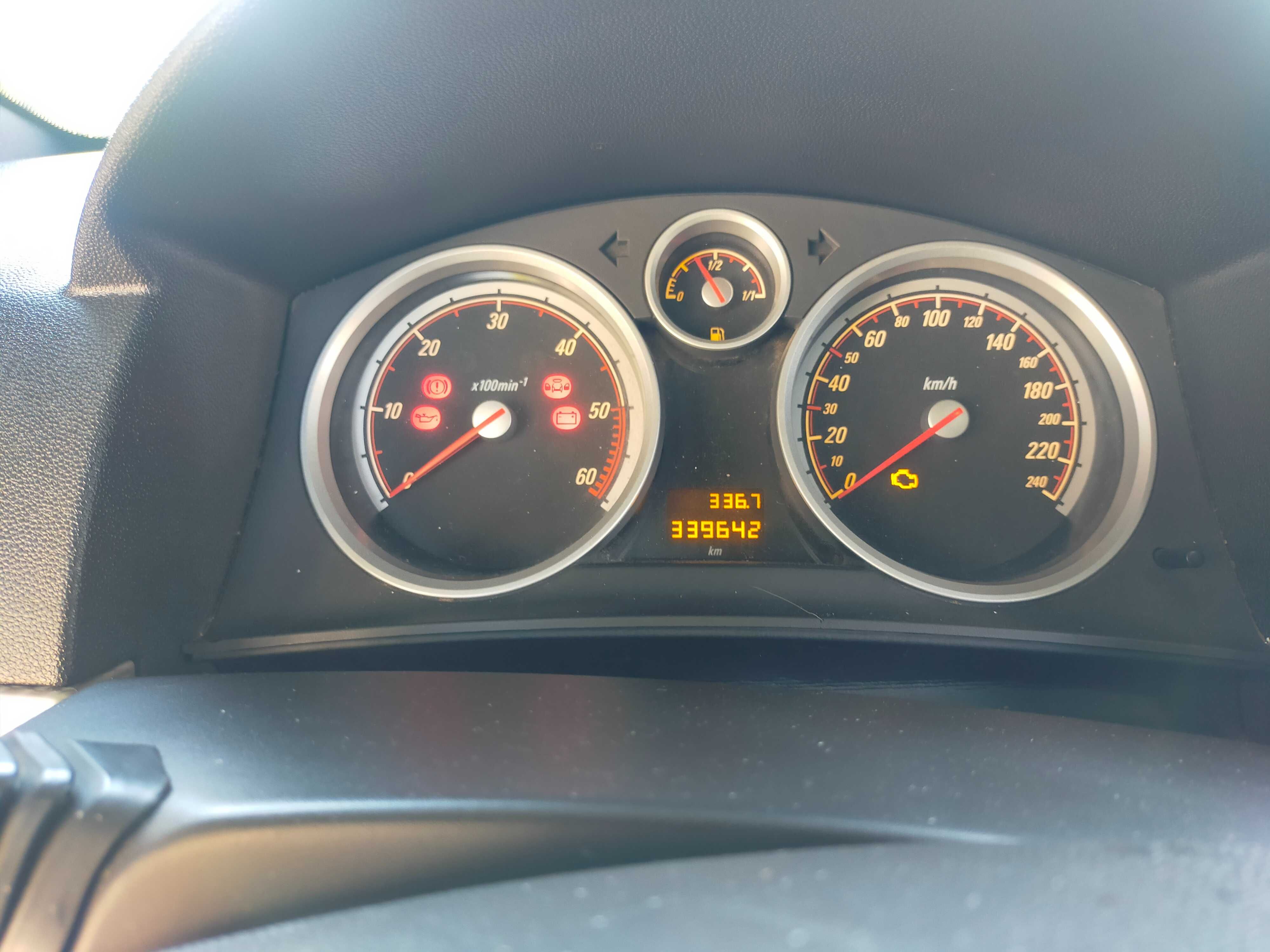 Opel Astra GTC H