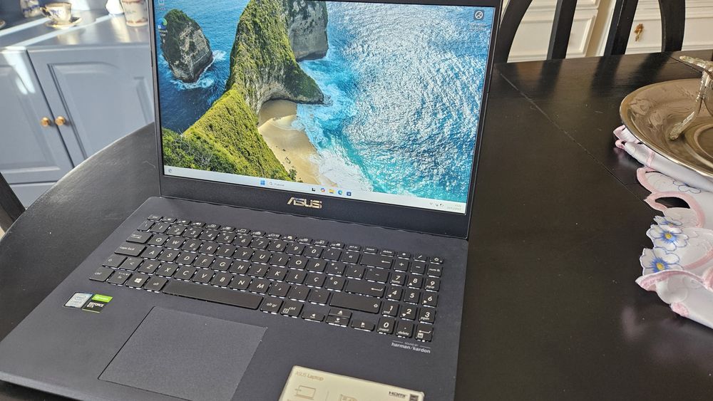 ASUS VivoBook X571GT – i5, GTX 1650, 12GB RAM, SSD + HDD – Excelente e