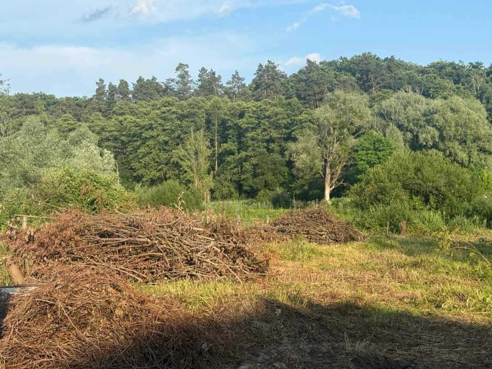 с Хотів, вул Пирогівська ділянка 14 сот під забудову.