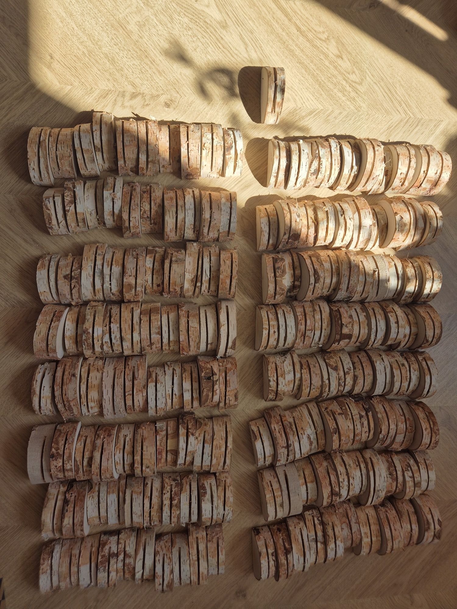Stojaki na winietki ślubne hand made drewno brzoza