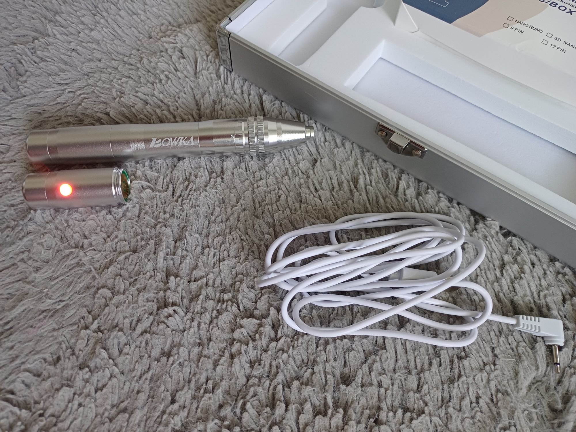 Elektryczny Derma Pen- elektryczne urządzenie do mironakłuwania skóry