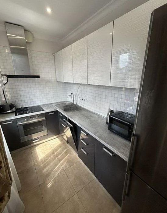 Центр Оренда 2к квартири метро Печерська бульвар Лесі Українки 24