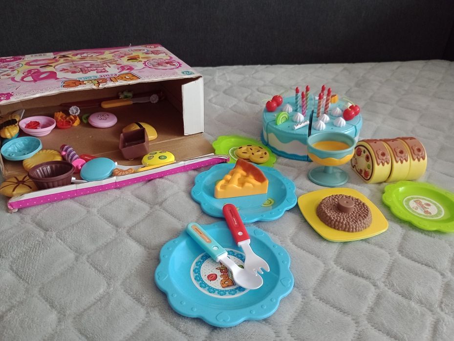 Tort urodzinowy do krojenia na rzepy zabawka