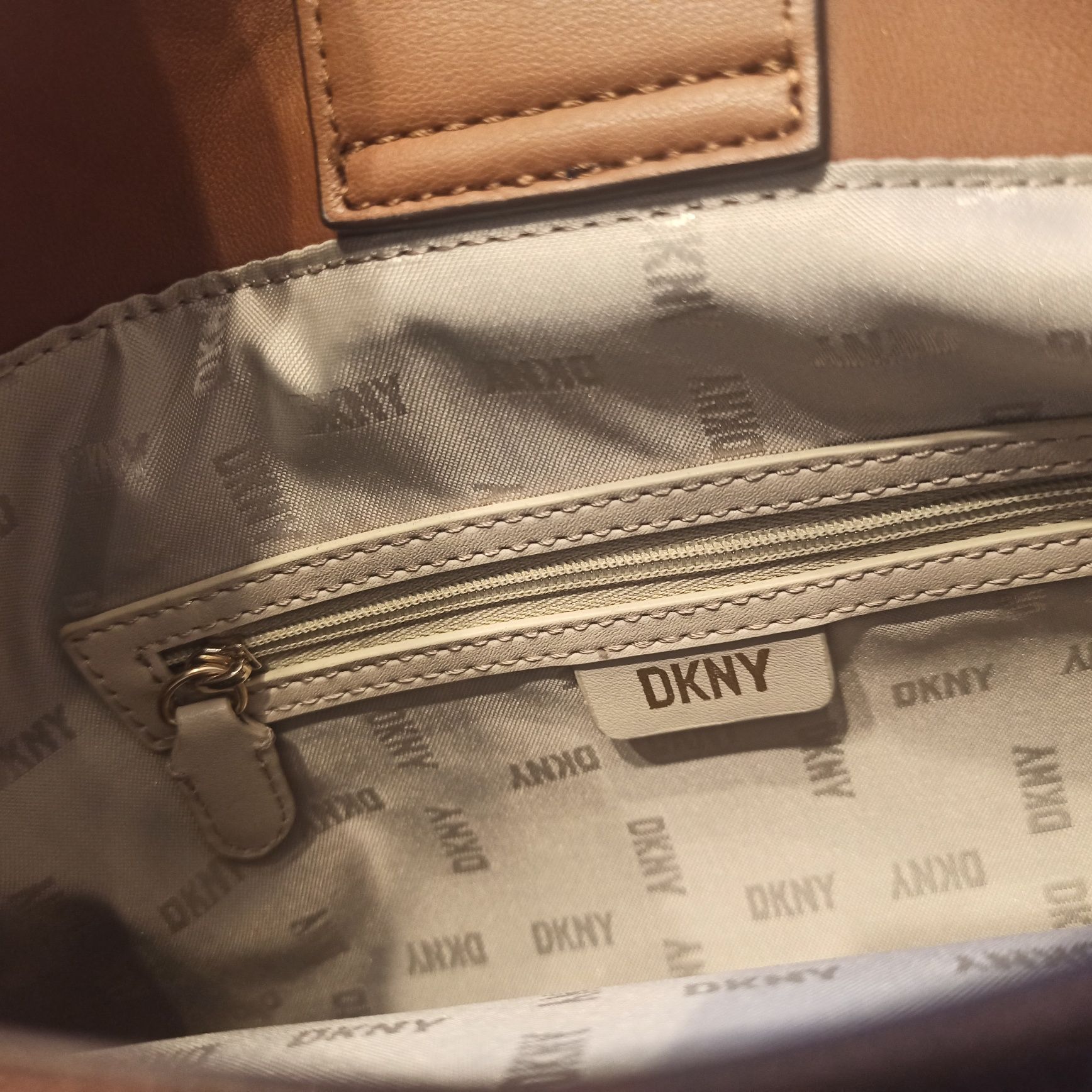 DKNY pikowana karmelowa torebka