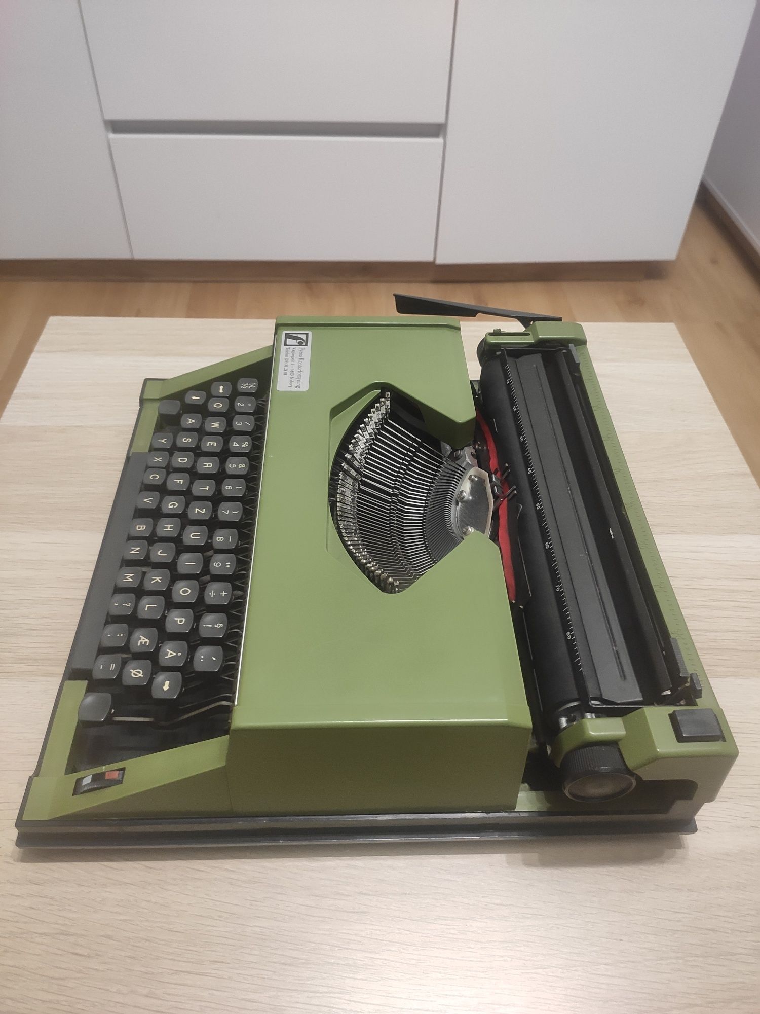 Maszyna do pisania Rover 2000