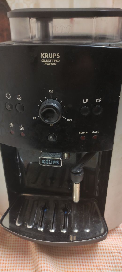 Máquina de Café Krups Automática Quatro Force  Silver EA811010