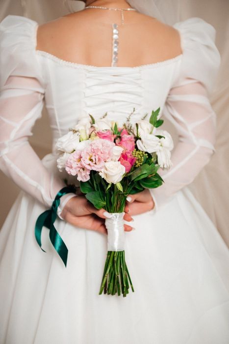 Продам весільну сукню