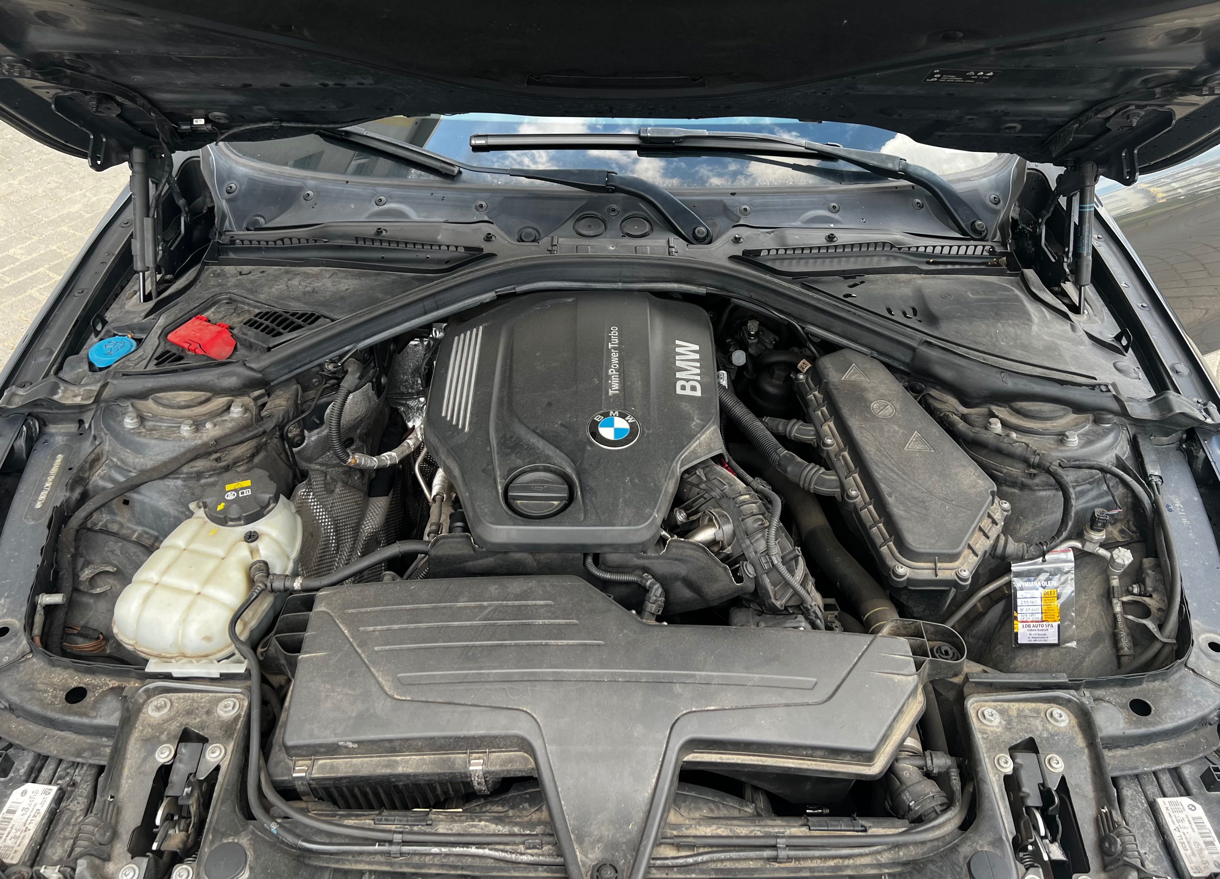 BMW F30 320D LCI Bezwypadkowa, prywatnie, automat, lift , 2kpl kół