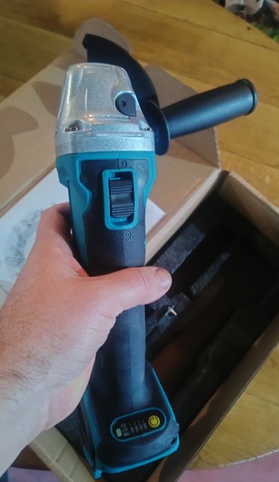 Болгарка акумуляторна 125мм під акумулятор макіта