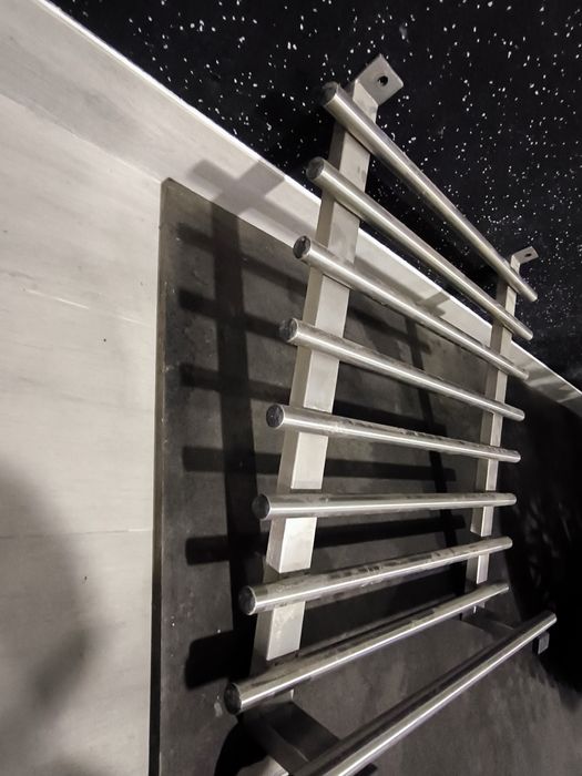 Suportes inclinados em inox