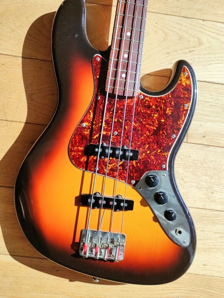 Squier jv jazz bass 1983