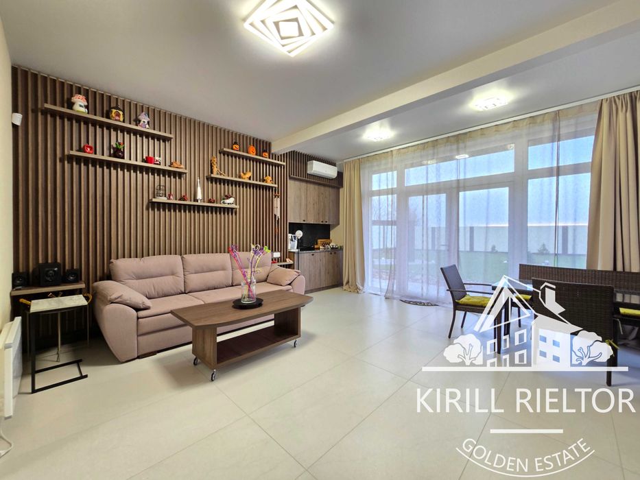 Продам дом с ремонтом и искусственным водопадом на участке S = 11 сот.