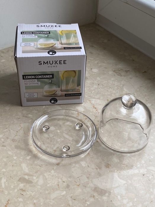 Szklany pojemnik na cytrynę