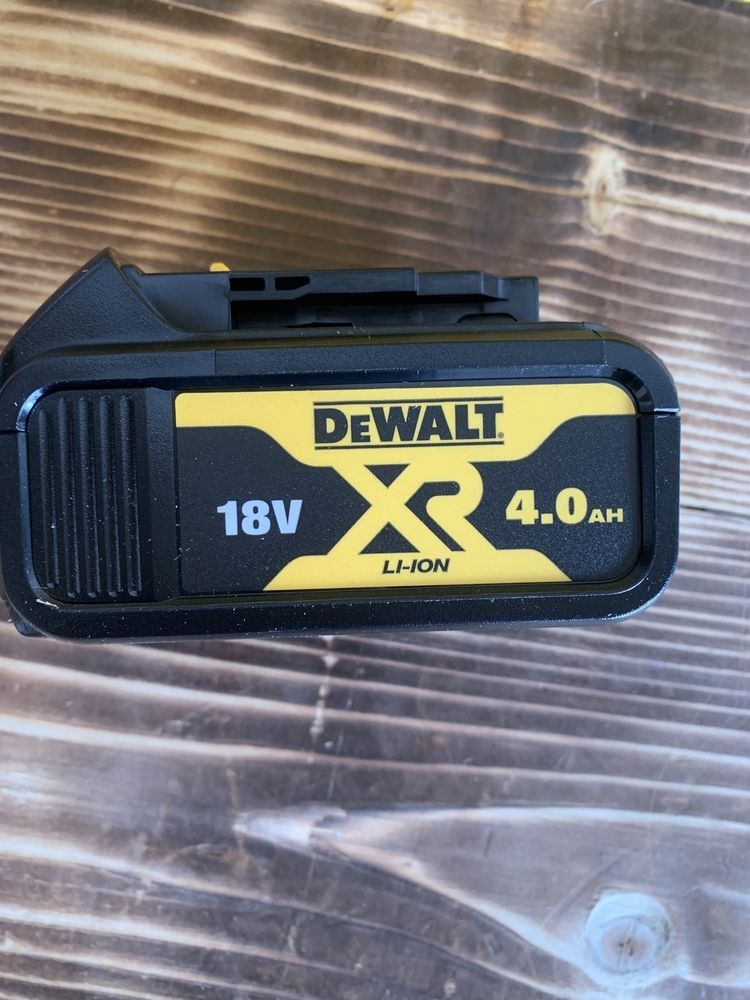 Dewalt DCB 182 - zestaw akumulatorów